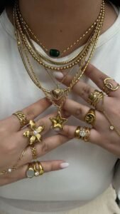 Beautiful Queen Art Girl Wallpaper Queen Wallpaper 169x300